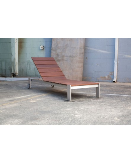 LUMA Adjustable Chaise Lounge