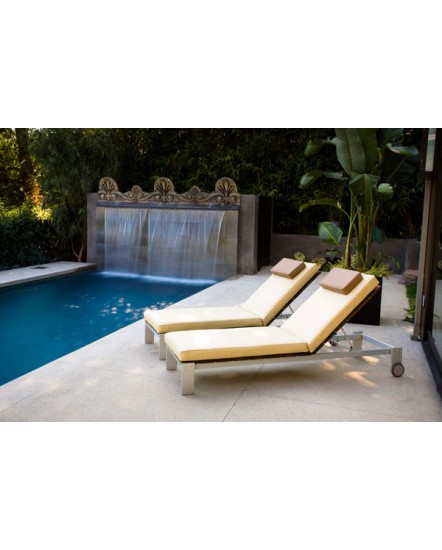 LUMA Adjustable Chaise Lounge